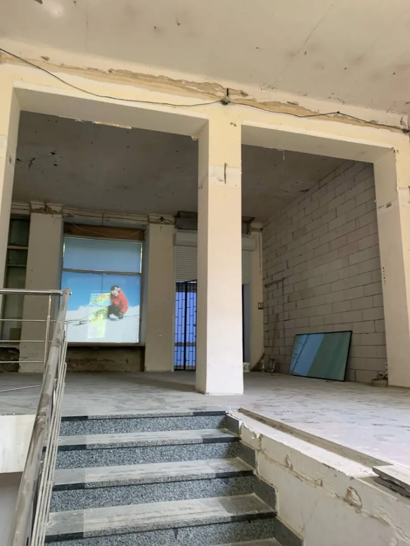 Фасадне приміщення 90 м2 біля метро Либідська