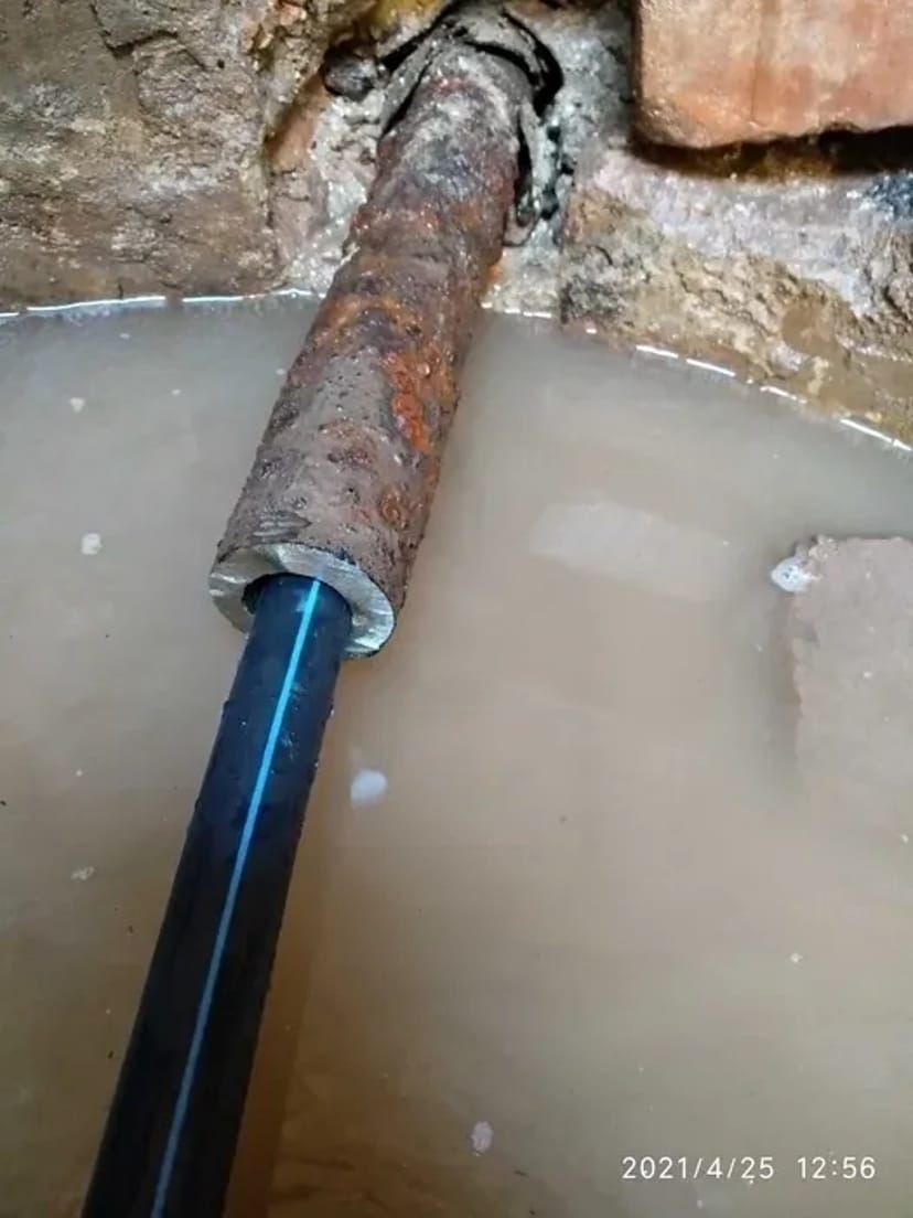 Аварійний ремонт, прокол під дорогою заміна хомутів, кранів під тиском