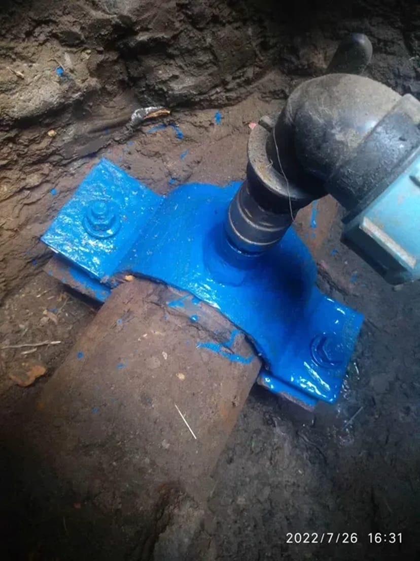 Аварійний ремонт, прокол під дорогою заміна хомутів, кранів під тиском