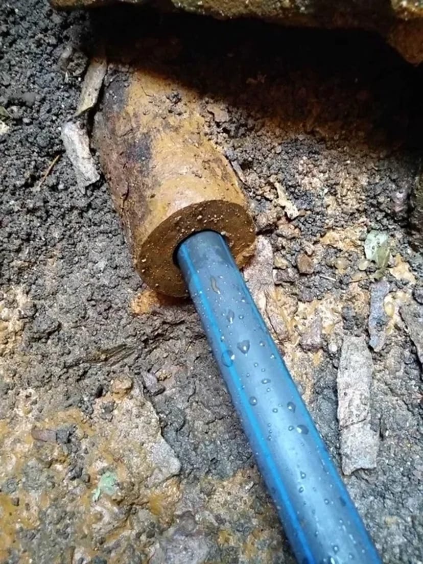 Аварійний ремонт, прокол під дорогою заміна хомутів, кранів під тиском