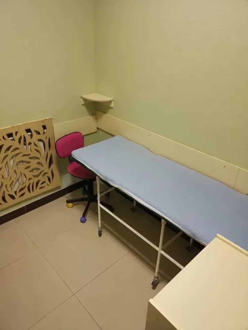 Кабінет з кушеткою у салоні краси. Під ключ, доступ 24/7.