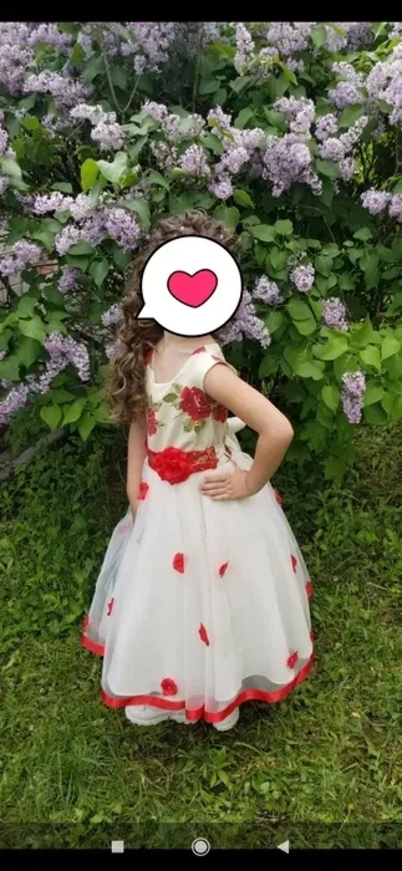 Сукні та костюми для різних свят.