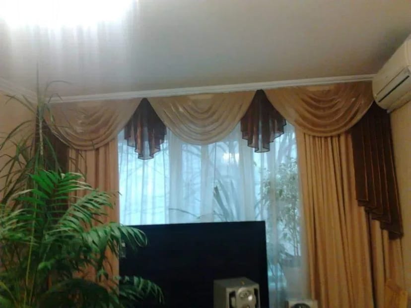 Стирка и химчистка штор «под ключ»: Снимаем, стираем, гладим!