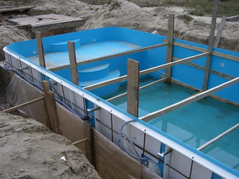 Обладнання для басейну. Монтаж, обслуговування, пуск. Переділ.