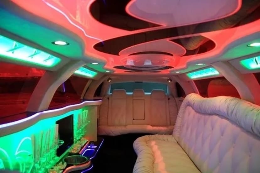 014 Лімузин на весілля Chrysler 300C Limo white 