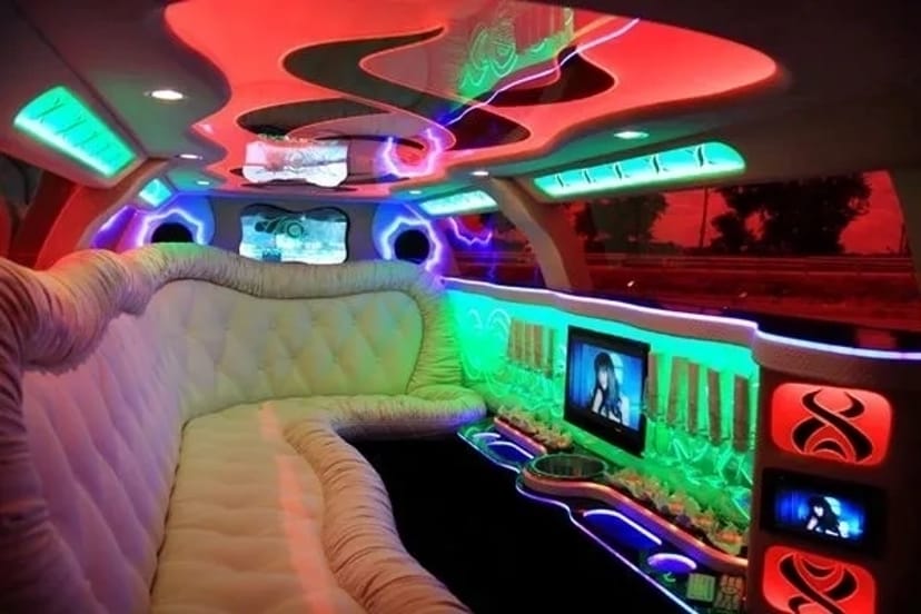 014 Лімузин на весілля Chrysler 300C Limo white 