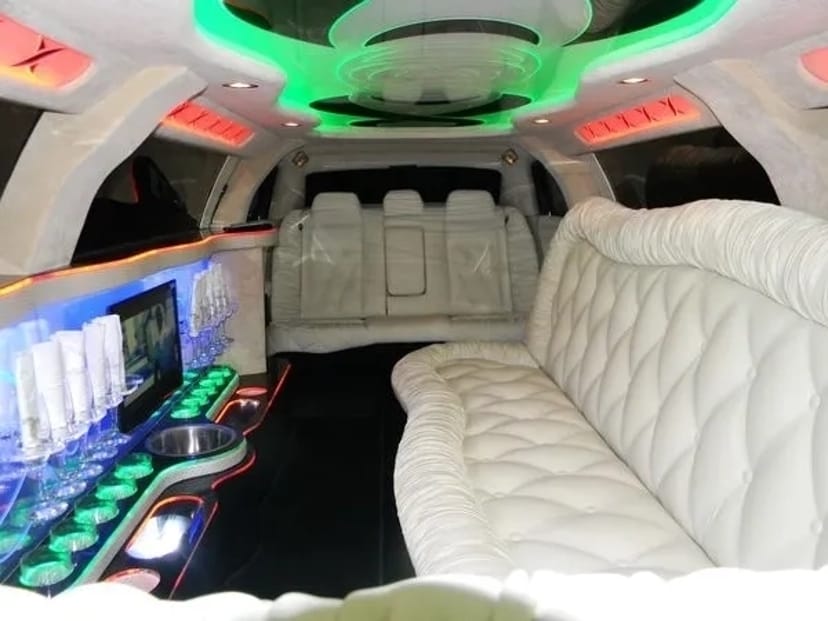 014 Лімузин на весілля Chrysler 300C Limo white 
