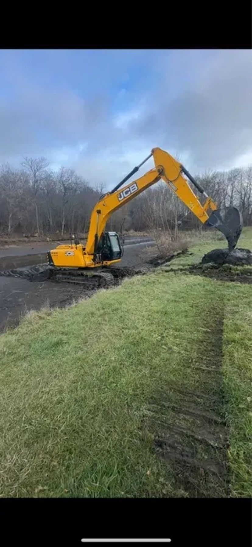 Послуги гусеничного екскаватора JCB JS220