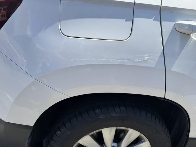 Точкове фарбування пошкоджених ділянок авто: ремонт сколів та глибоких подряпин