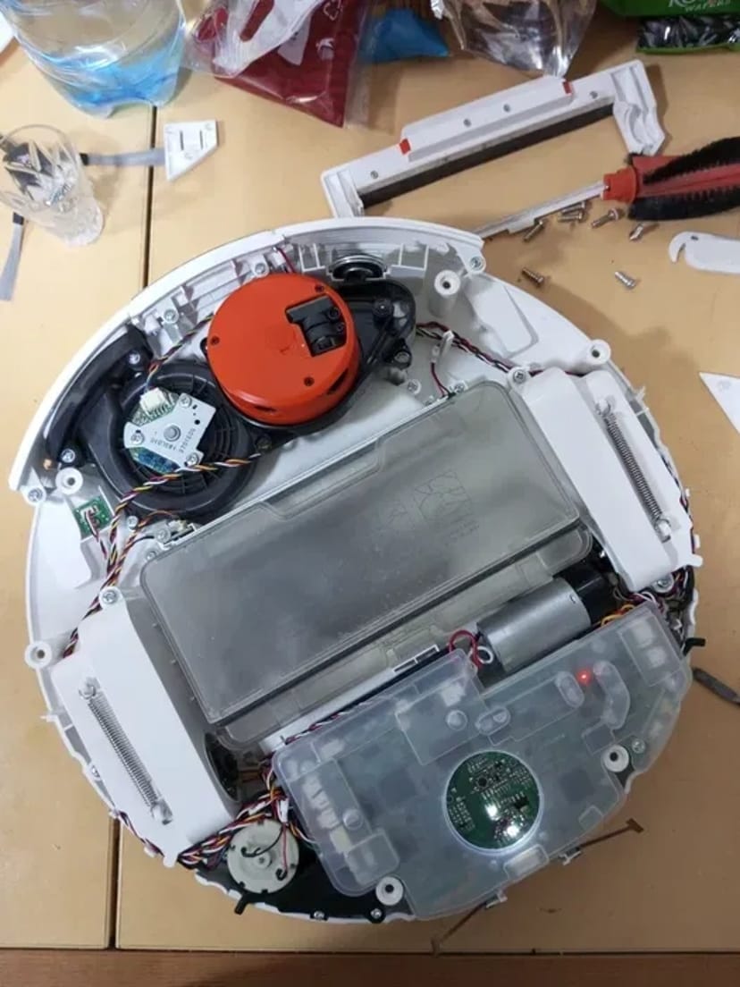 Ремонт роботів пилососів роботів-пилососів Xiaomi, Roborock, Dreame Bot