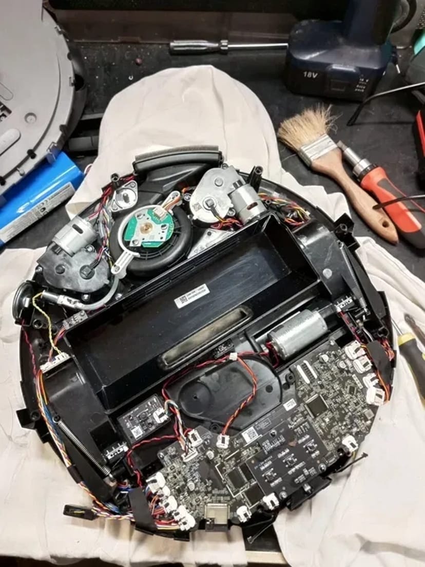 Ремонт роботів пилососів роботів-пилососів Xiaomi, Roborock, Dreame Bot