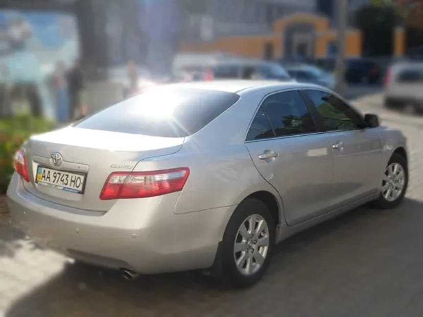 156 Авто на весілля Toyota Camry срібляста