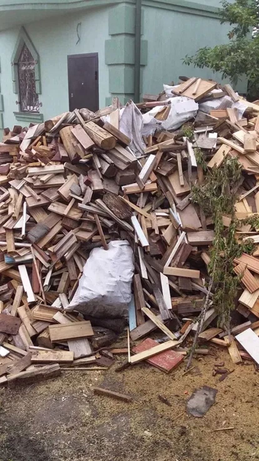 Видалення дерев,кущів,порізка дров,корчування пеньків.