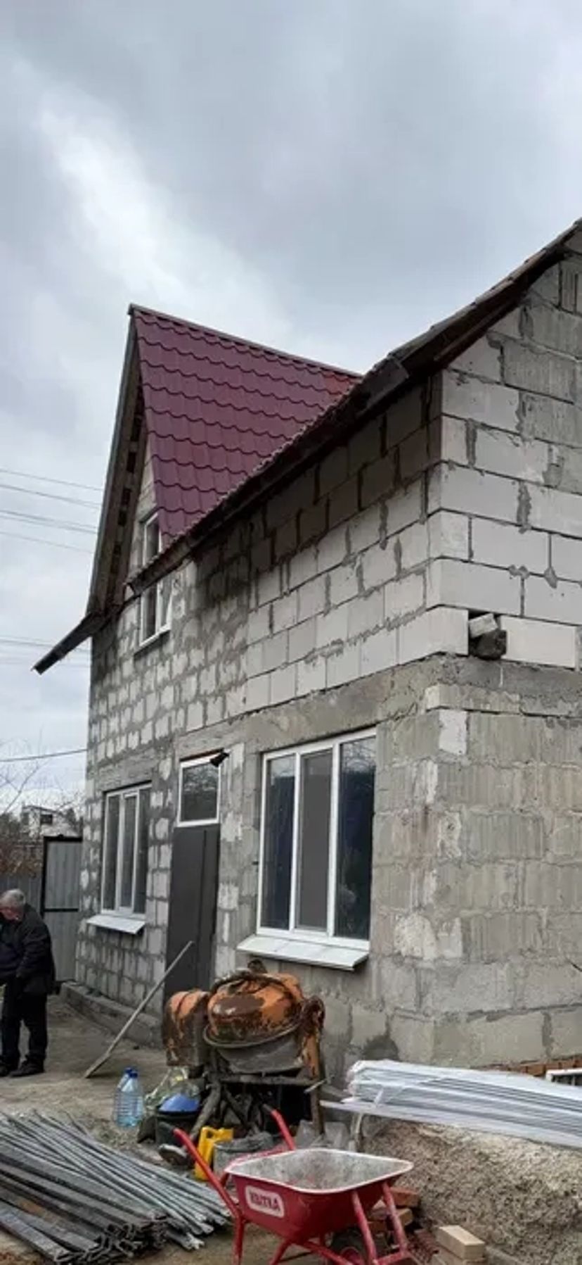 Будівельні роботи, реконструкція, фундаменти, кладка, покрівлі.