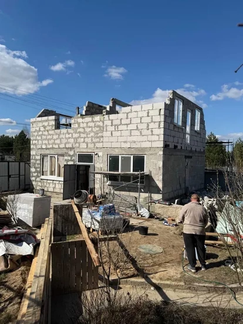 Будівельні роботи, реконструкція, фундаменти, кладка, покрівлі.