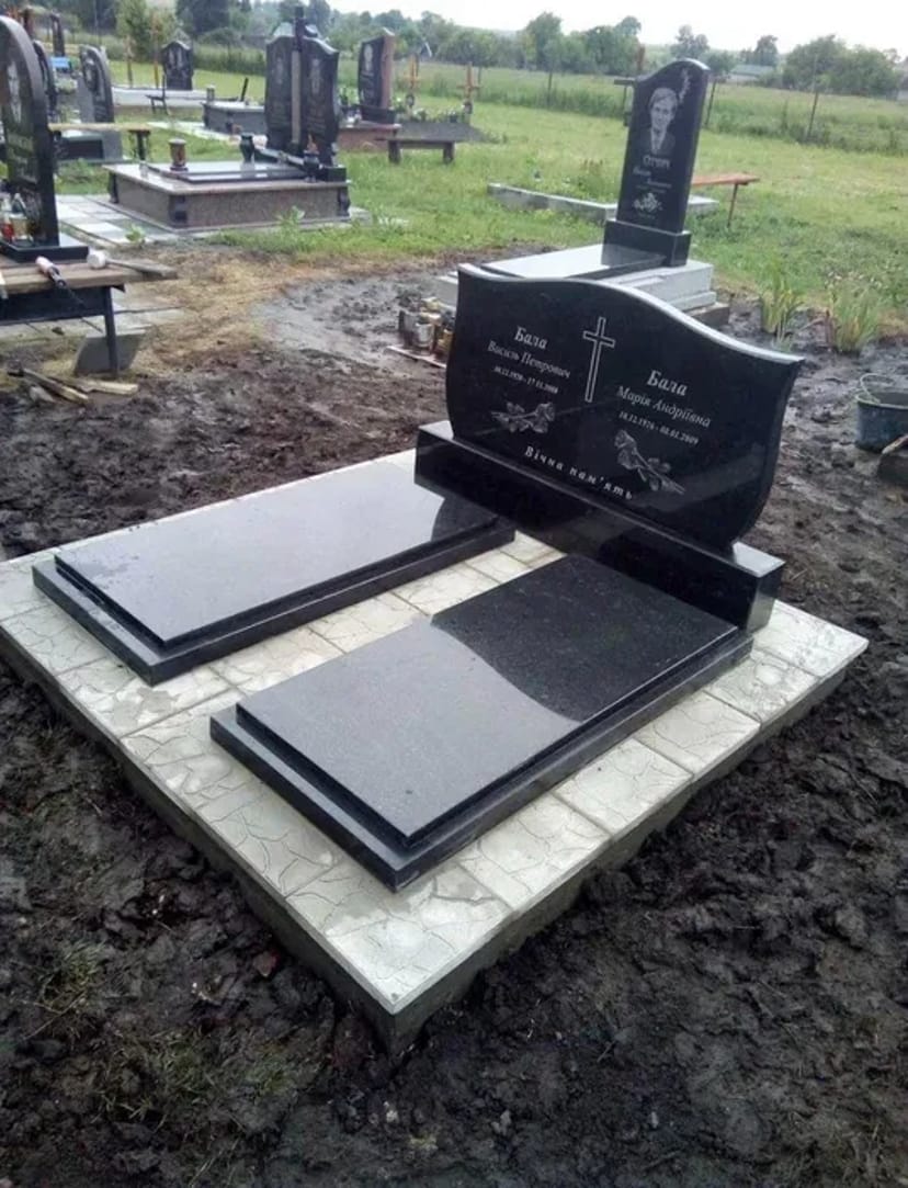 Бюджетні Пам’ятники від Виробника: Виготовлення, Якісна Гравіровка та Монтаж під Ключ!
