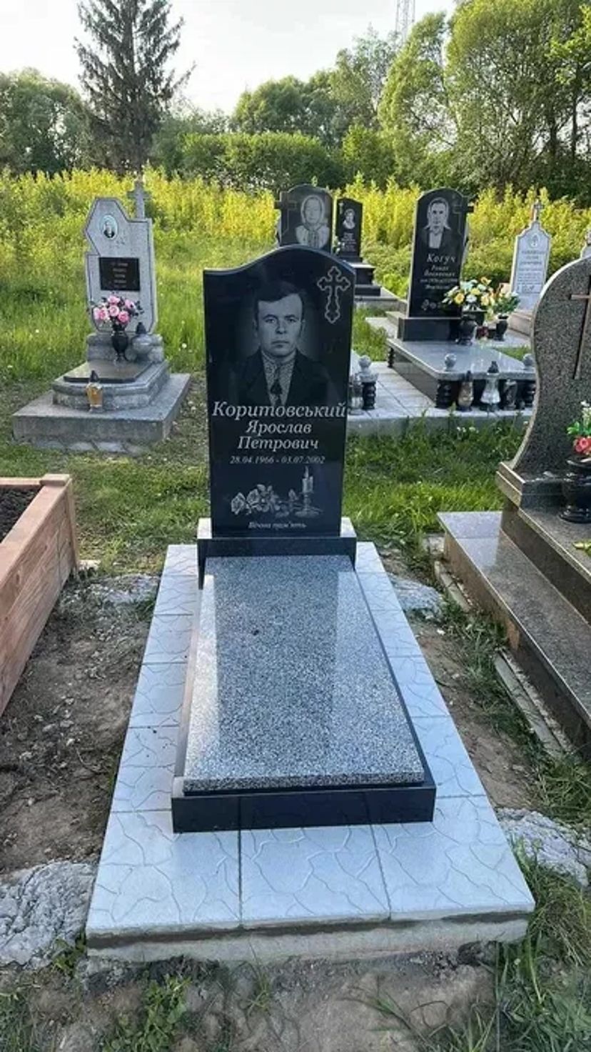 Бюджетні Пам’ятники від Виробника: Виготовлення, Якісна Гравіровка та Монтаж під Ключ!