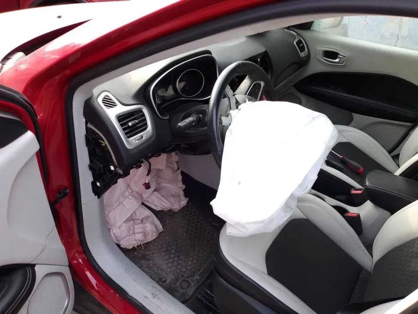 Восстановление систем безопасности авто: ремонт подушек, ремней и разблокировка SRS!