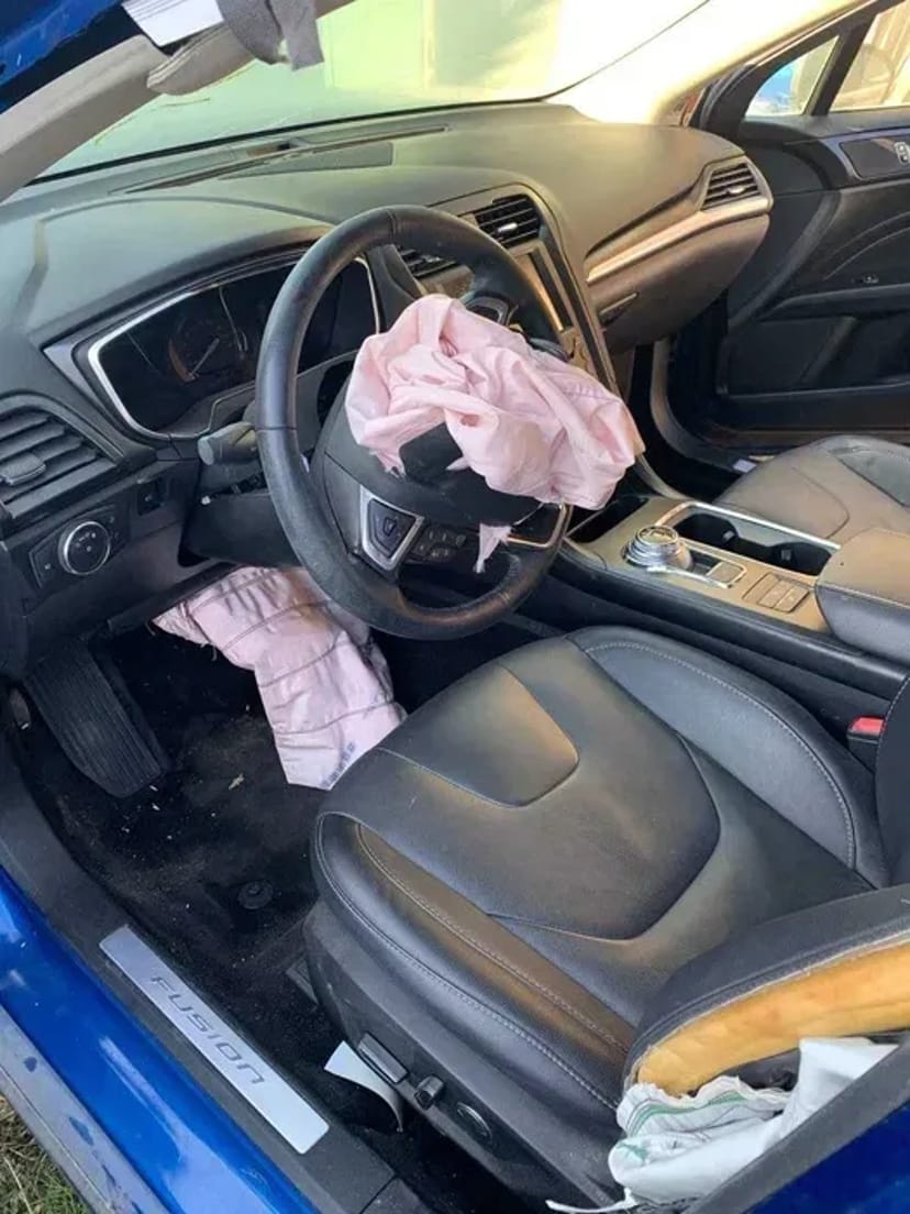 Восстановление систем безопасности авто: ремонт подушек, ремней и разблокировка SRS!