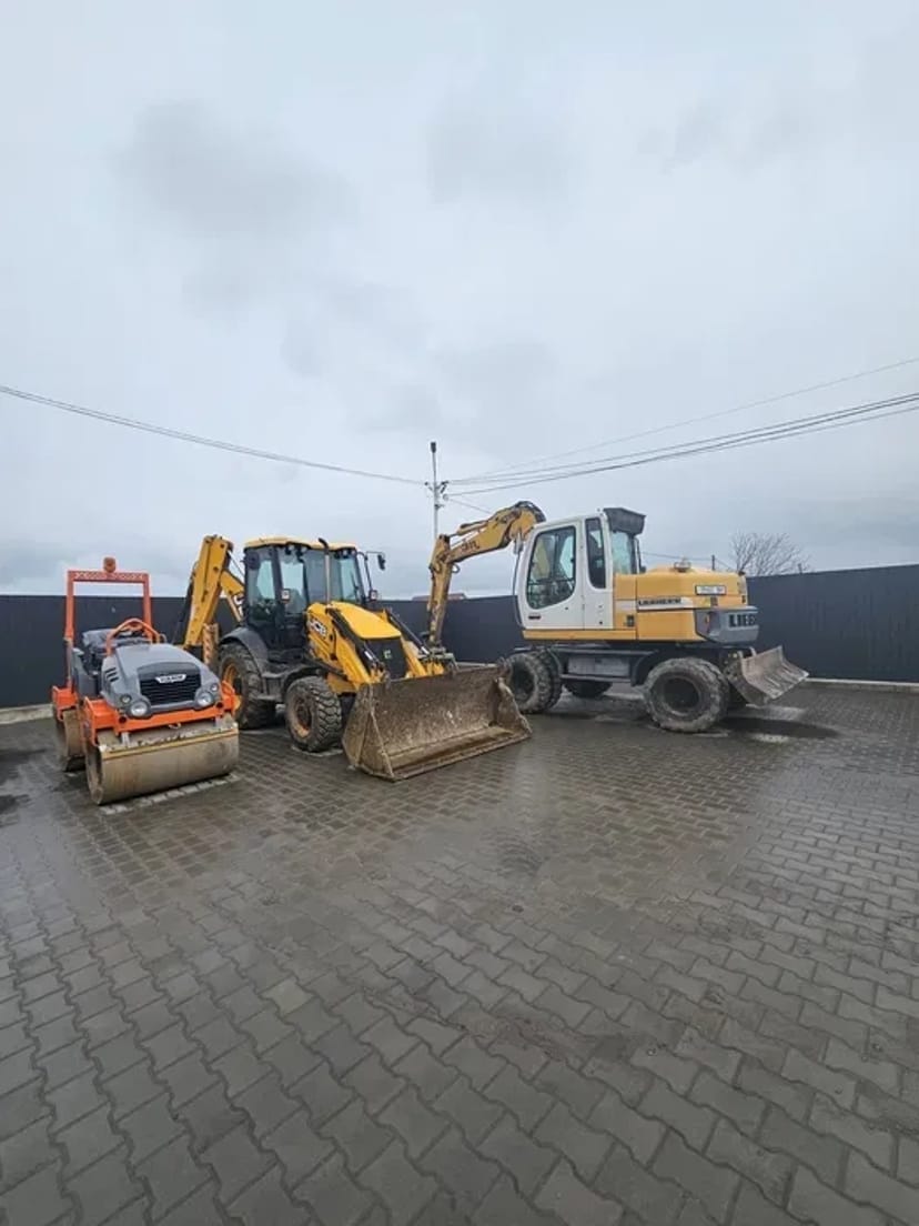 Екскаватори JSB , послуги спецтехники, усі види робіт