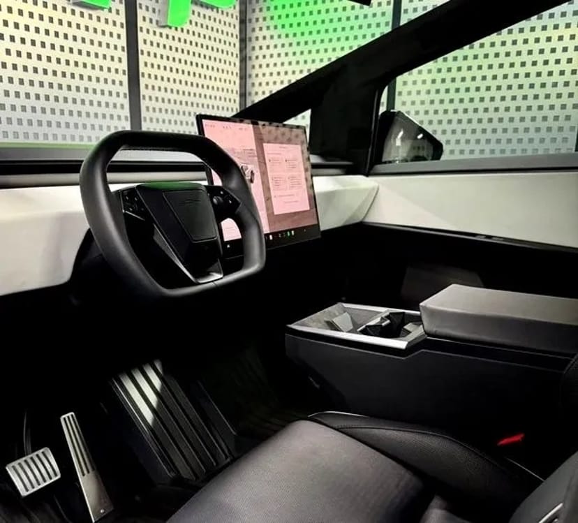 351 Tesla Cybertruck чорний без водія на фотосесію зйомки на фотосесію