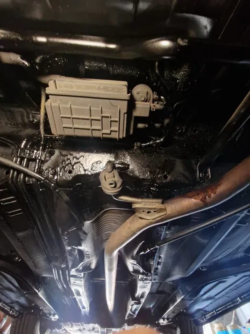 Антикорозійна обробка захист днища порогів піскоструменю