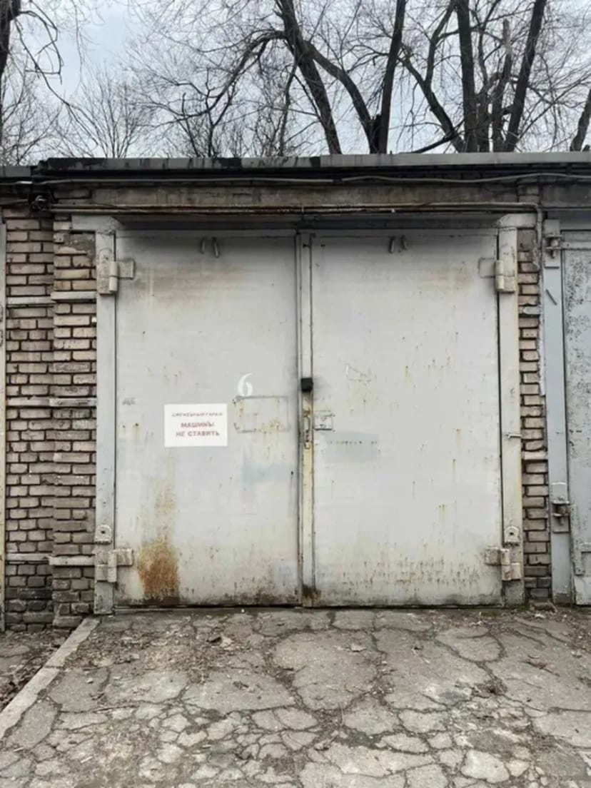 Гараж біля ТЦ Україна: надійне місце для авто