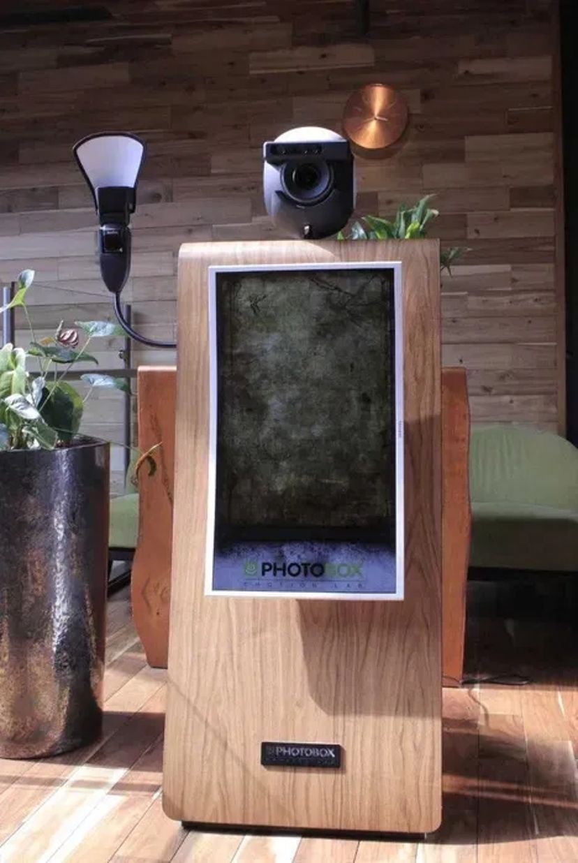 Фотобудка, Фотодзеркало, Фотобокс . Яскраві Фото для Вашого Свята!