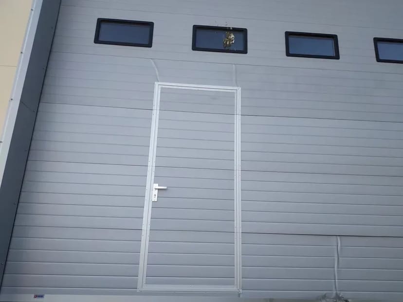 Якісний ремонт секційних воріт Hormann та Riterna будь-якої складності