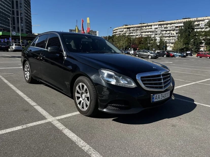 Авто Mercedes-Benz E 200