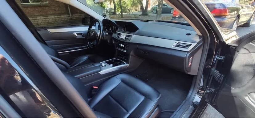 Авто Mercedes-Benz E 200