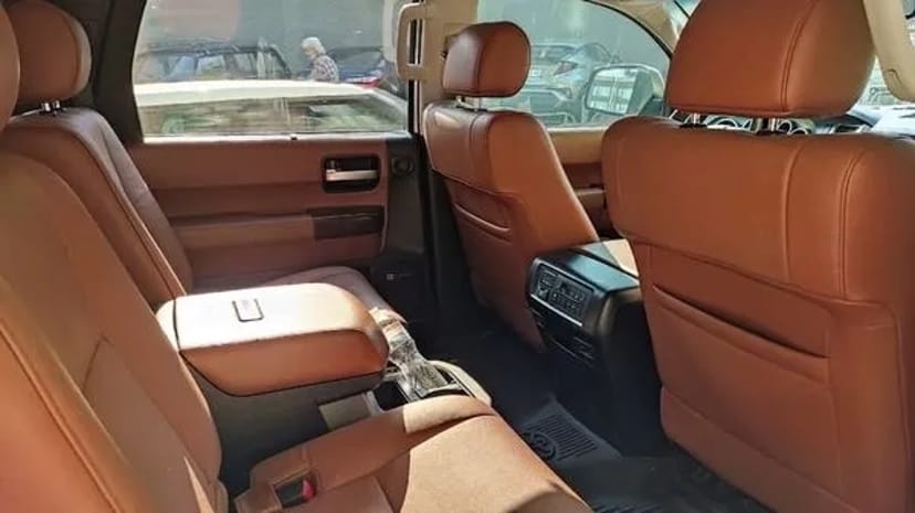 381 Джип на весілля Toyota Sequoia біла на весілля