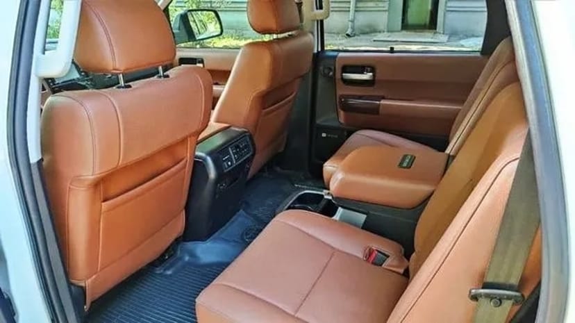 381 Джип на весілля Toyota Sequoia біла на весілля