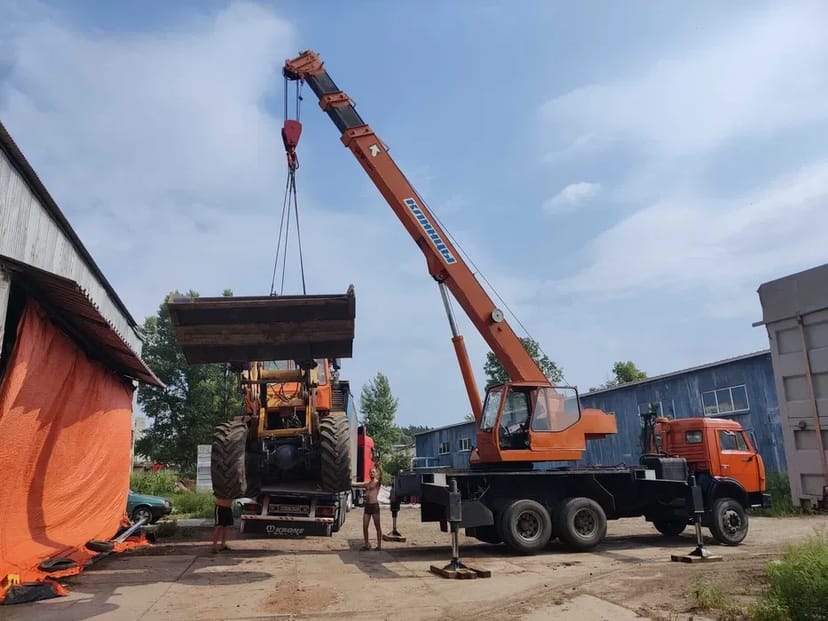 Послуги від 10до 50тонн. Автокран