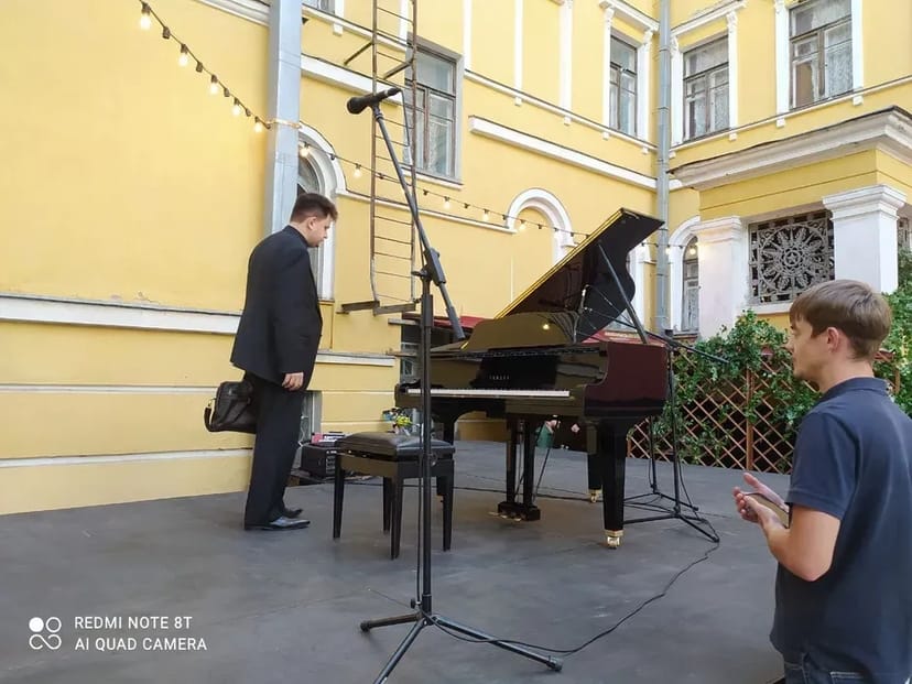 Білий рояль Bosendorfer-yamaha-Hofmann