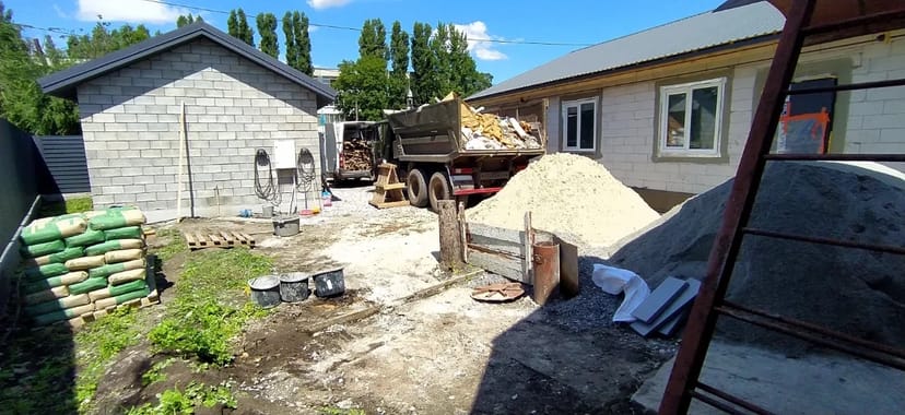 Самоскиди КАМАЗ: перевезення, воставка, вивіз