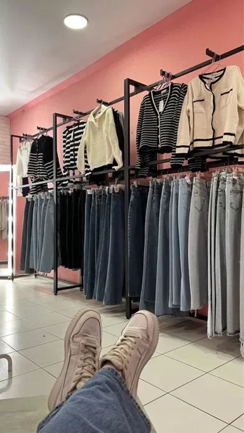 Торгове обладнання стійки для одягу