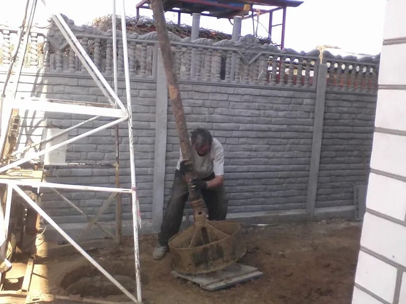 Ямобур, свердловина, дренаж, дощова яма, ливнівка.