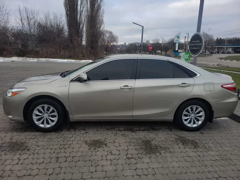 Авто Toyota Camry з водієм на весілля та інші заходи