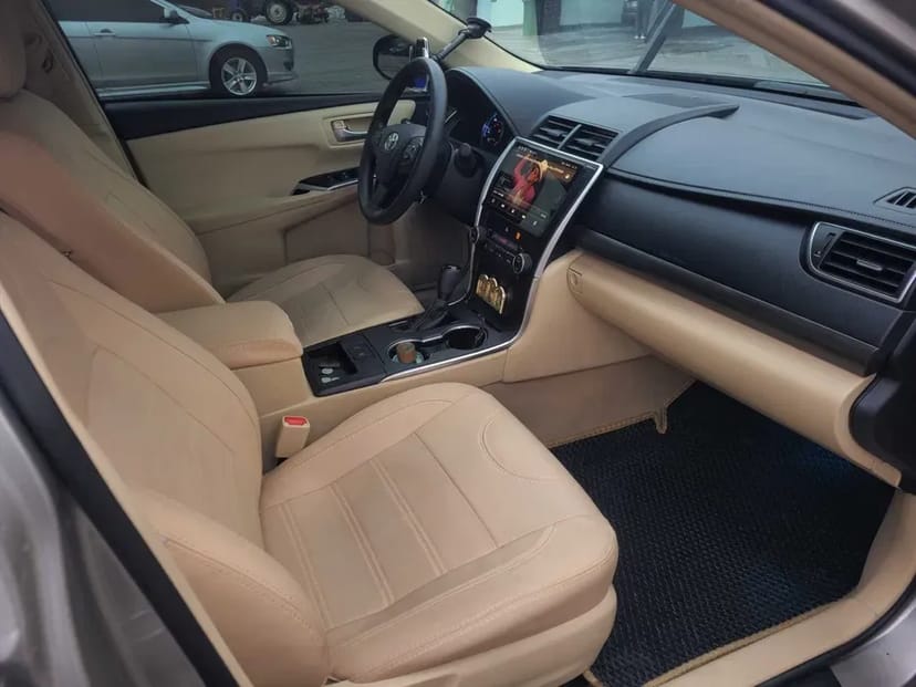 Авто Toyota Camry з водієм на весілля та інші заходи