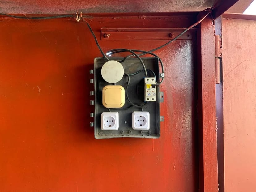 Гараж / склад / майстерня / стоянка / підсобка / комірка