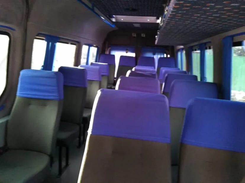 Комфортний мікроавтобус, чистий, доглянутий.