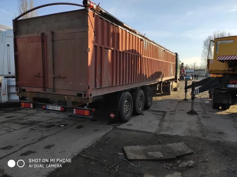 Контейнер під зерно для зберігання та перевезення