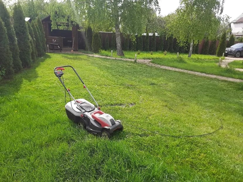 Покос стрижка газону, підживлення Осокорки, Дачний масив