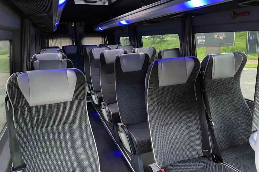 Замовлення пасажирського мікроавтобуса Mercedes Sprinter 516 з водієм