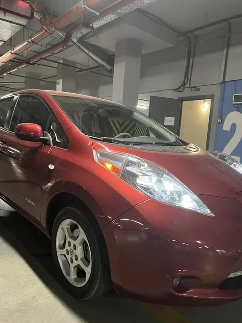 Nissan Leaf 50kwt, 350km, 2 роки і машина Ваша