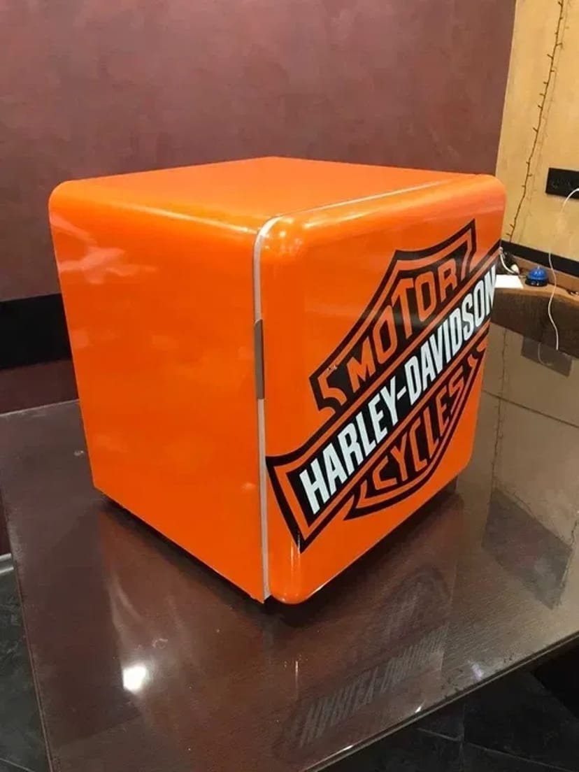 Монтаж плівок на вітрини, торг. обладнання, монтаж банерів, вивіски