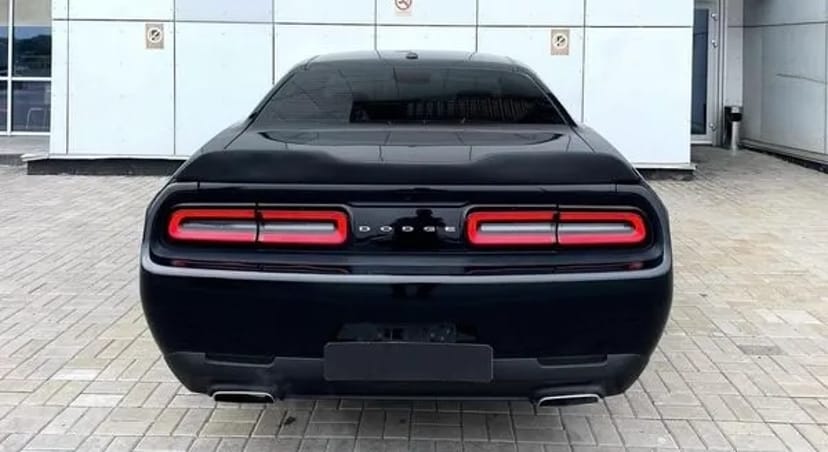 103 Dodge Challenger чорний 3.6 без водія Київ