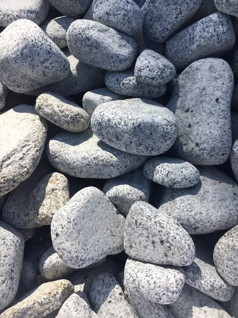 Бруківка. Стежки з натурального каменю (граніт) міцні та надійні