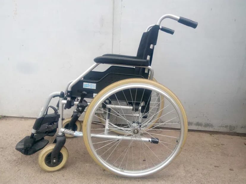 Инвалидная коляска